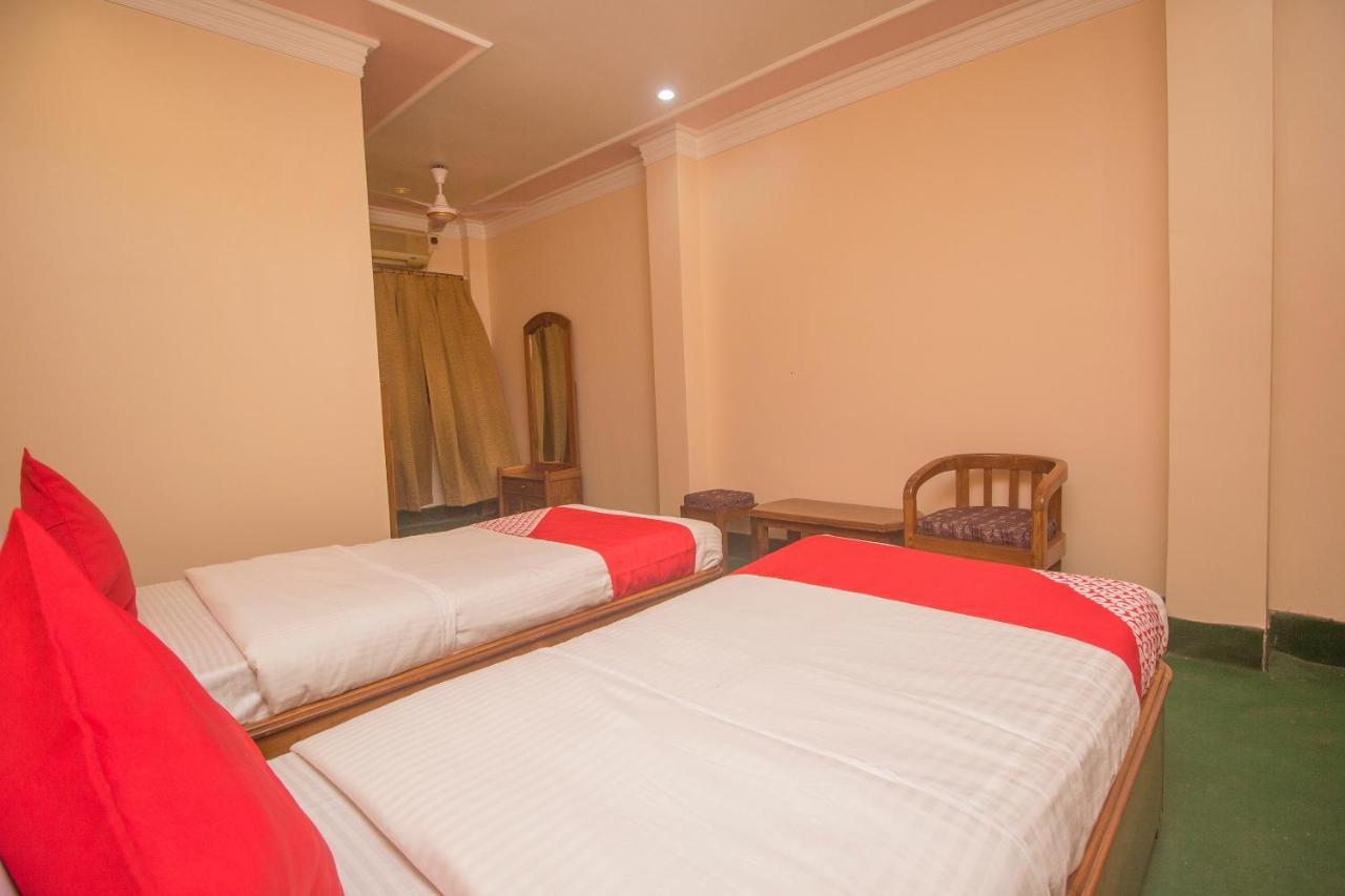 Oyo 48133 Hotel Payel Māldah Eksteriør bilde