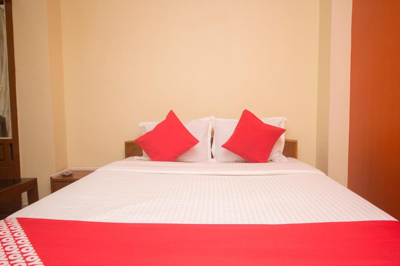 Oyo 48133 Hotel Payel Māldah Eksteriør bilde