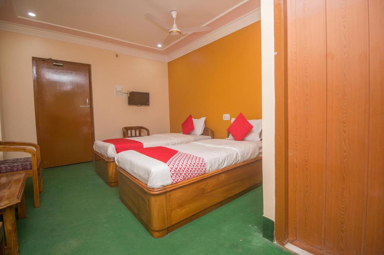 Oyo 48133 Hotel Payel Māldah Eksteriør bilde