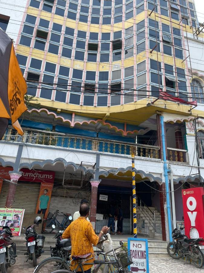 Oyo 48133 Hotel Payel Māldah Eksteriør bilde