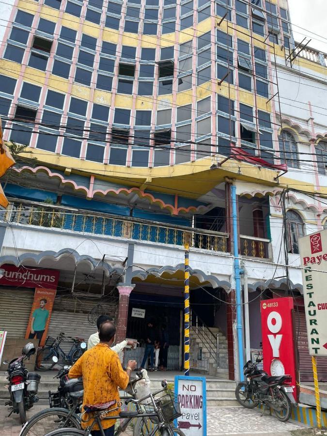 Oyo 48133 Hotel Payel Māldah Eksteriør bilde
