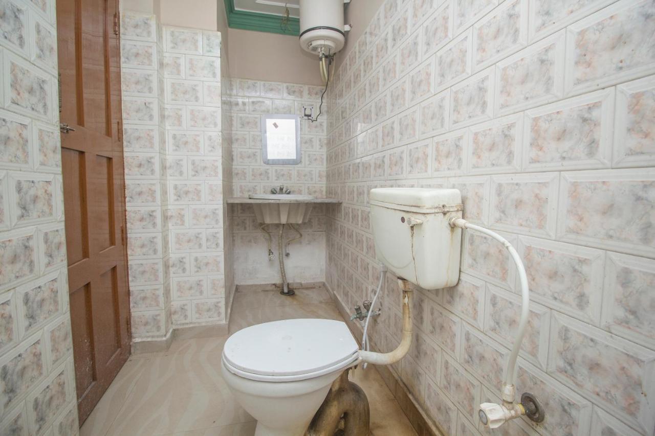 Oyo 48133 Hotel Payel Māldah Eksteriør bilde