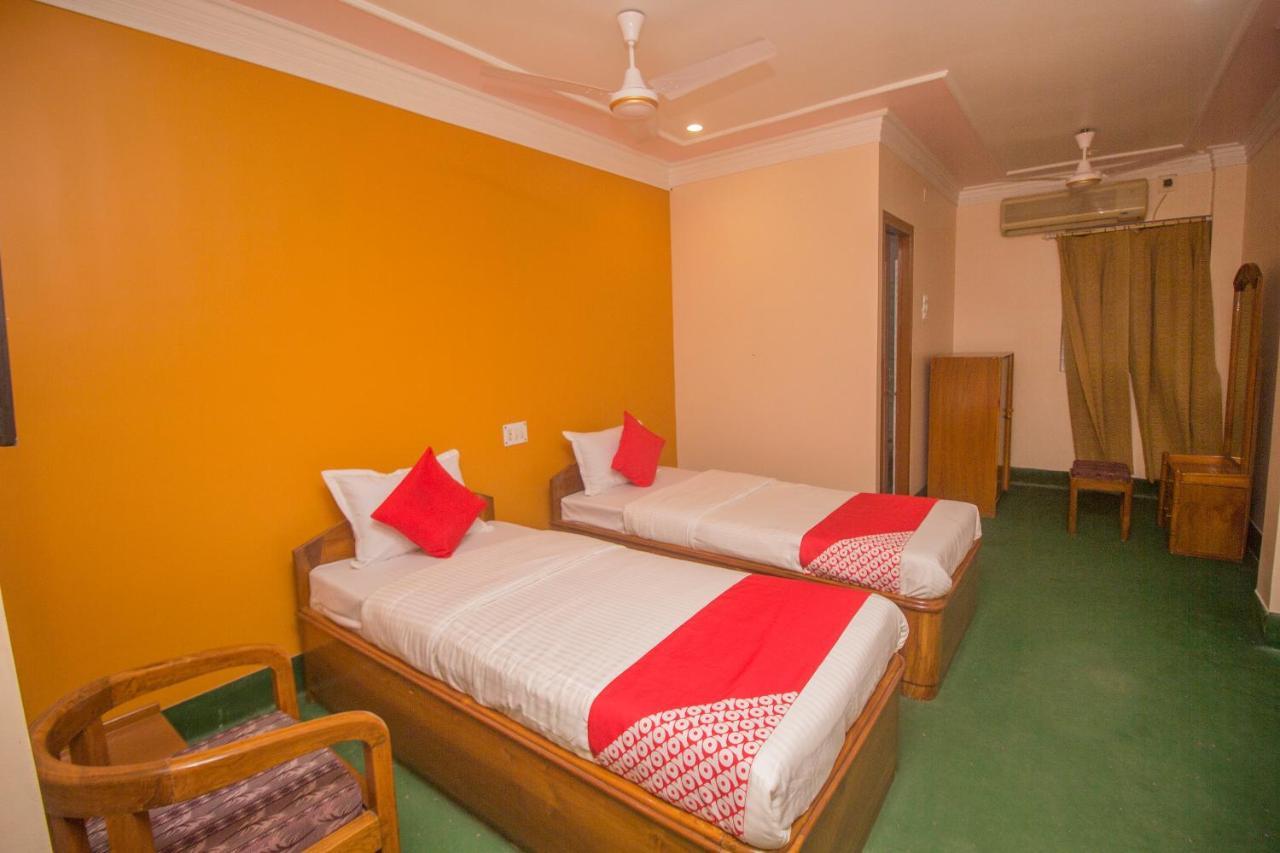 Oyo 48133 Hotel Payel Māldah Eksteriør bilde
