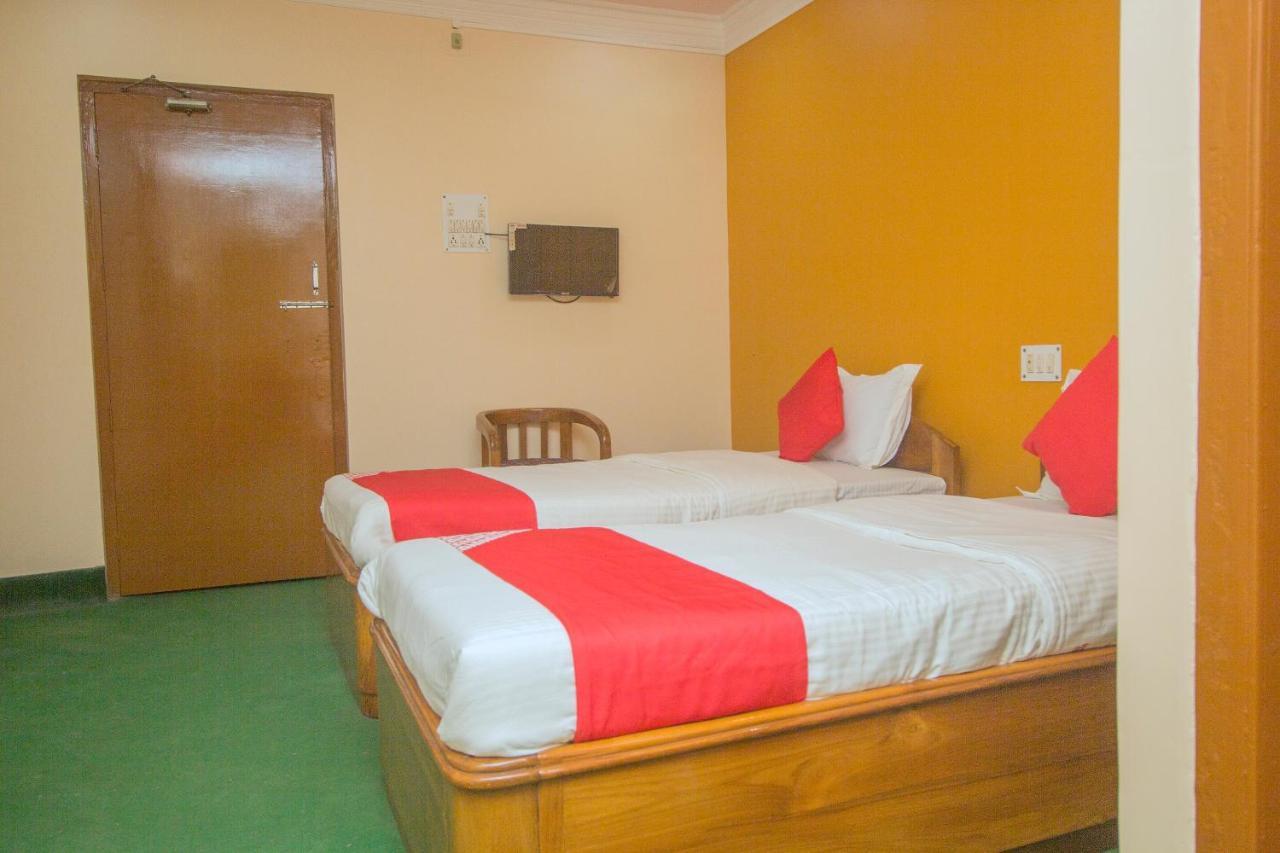 Oyo 48133 Hotel Payel Māldah Eksteriør bilde