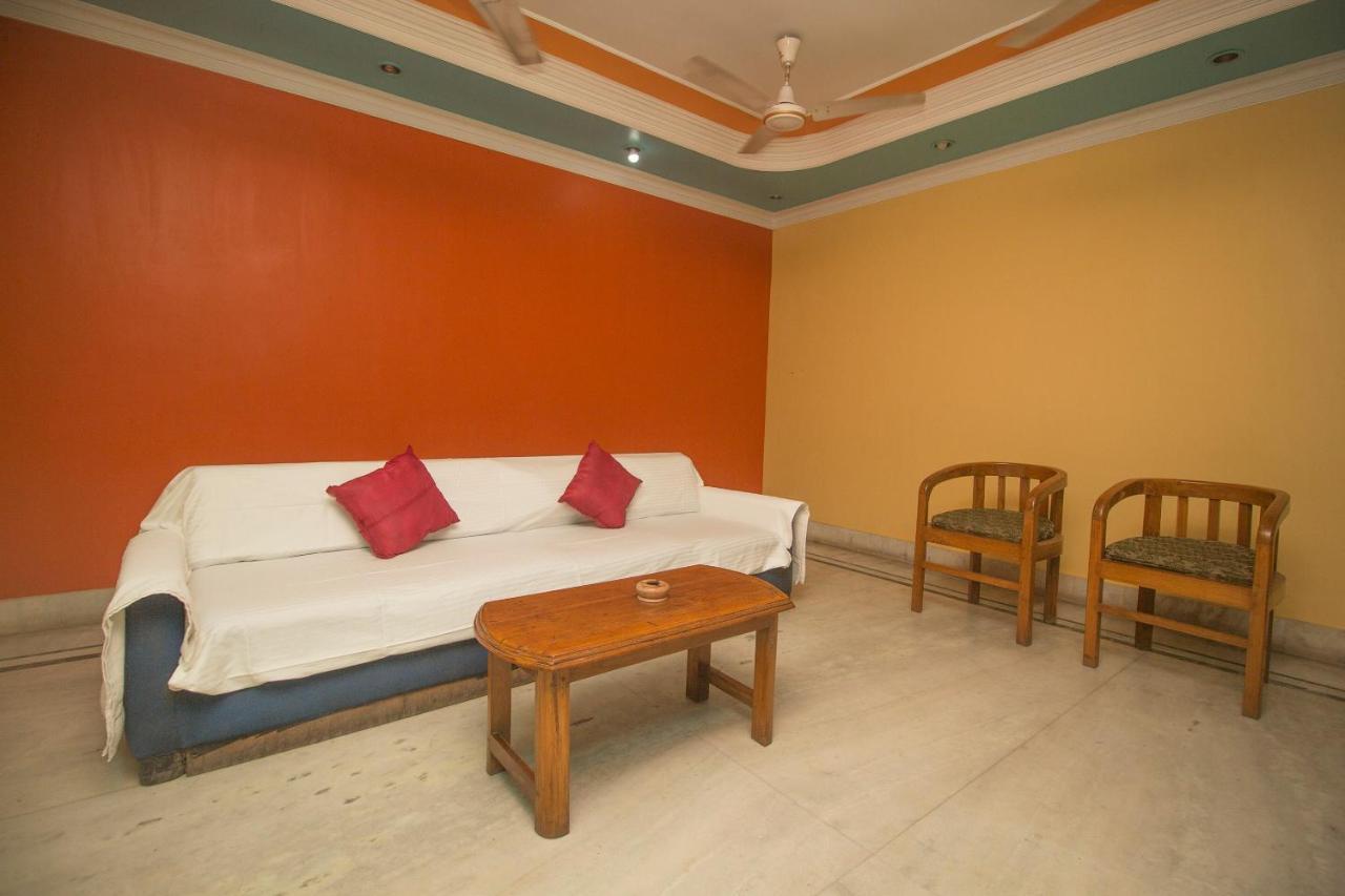Oyo 48133 Hotel Payel Māldah Eksteriør bilde